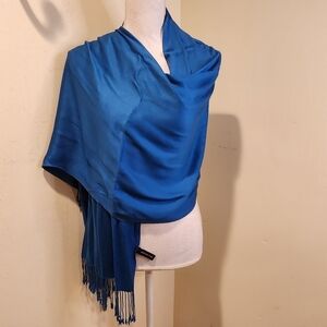 Jones New York Women's Blue Fringed Light Weight Scarf